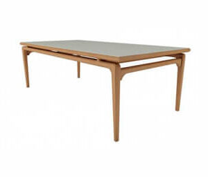Mesa Jantar Urubuci